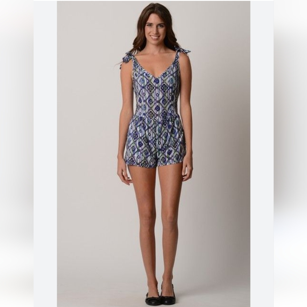 Miley Cyrus & Max Azria Optic White Romper size XL (juniors)